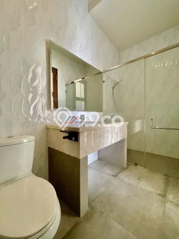 For Sale! Luxury House LT 180m2 Desain Elegan di Ampera For Sale! Luxury House LT 180m2 Desain Elegan di Ampera