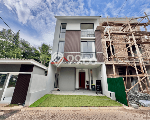 Rumah Elit Modern Tanpa Renovasi di Lebak Bulus Jakarta Selatan Rumah Elit Modern Tanpa Renovasi di Lebak Bulus Jakarta Selatan
