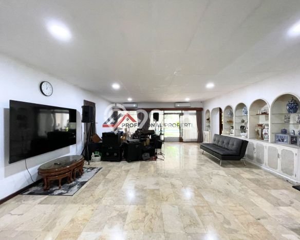 Hunian Bagus Disewakan di Cipete, Jakarta Selatan LT 1200m2, LB 500m2 Hunian Bagus Disewakan di Cipete, Jakarta Selatan LT 1200m2, LB 500m2