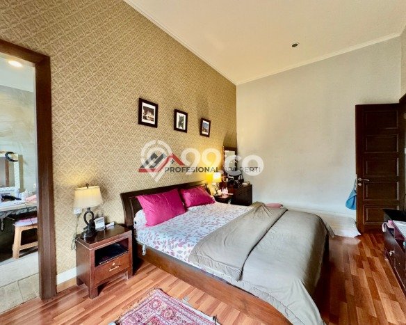 Ready to Use! Premium House LT 270m2 Desain Elegan di Cipete Ready to Use! Premium House LT 270m2 Desain Elegan di Cipete