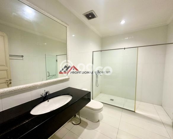 Rumah Luxury Modern Tanpa Renovasi di Kemang Jakarta Selatan Rumah Luxury Modern Tanpa Renovasi di Kemang Jakarta Selatan