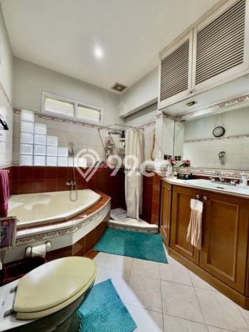 Siap Huni Hunian Elit 4 Kamar di Cilandak Dekat ke Mana Saja Siap Huni Hunian Elit 4 Kamar di Cilandak Dekat ke Mana Saja