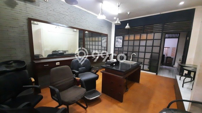 Ruko di Kebagusan, Luas 50m², Jalan Utama, Siap Operasional Ruko di Kebagusan, Luas 50m², Jalan Utama, Siap Operasional
