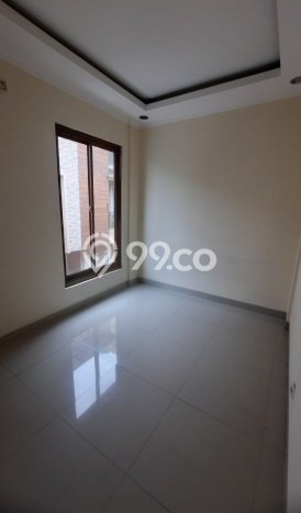 Rumah area Pejaten, Dekat Stasiun, 4 KT, Luas 65m2m² Bangunan 120m2m² Rumah area Pejaten, Dekat Stasiun, 4 KT, Luas 65m2m² Bangunan 120m2m²