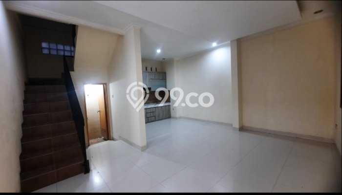 Rumah area Pejaten, Dekat Stasiun, 4 KT, Luas 65m2m² Bangunan 120m2m² Rumah area Pejaten, Dekat Stasiun, 4 KT, Luas 65m2m² Bangunan 120m2m²
