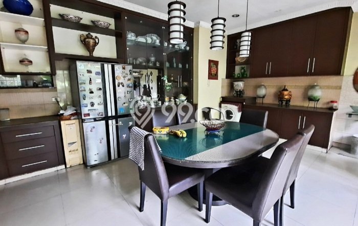 Hunian Mewah LB 350m2 Siap Huni Desain Elegan di Pejaten, Jakarta Selatan Hunian Mewah LB 350m2 Siap Huni Desain Elegan di Pejaten, Jakarta Selatan