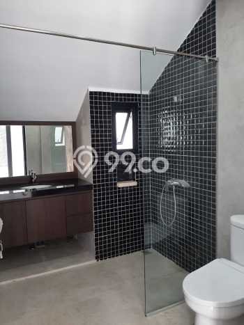 SPECIAL PRICE! Rumah Strategis di Setiabudi, Luas 297m² LB 230m² SPECIAL PRICE! Rumah Strategis di Setiabudi, Luas 297m² LB 230m²