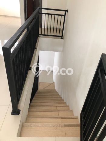 PROPERTI UNGGULAN! Rumah Strategis di Arcamanik, LT 122m² Bangunan 250m² PROPERTI UNGGULAN! Rumah Strategis di Arcamanik, LT 122m² Bangunan 250m²