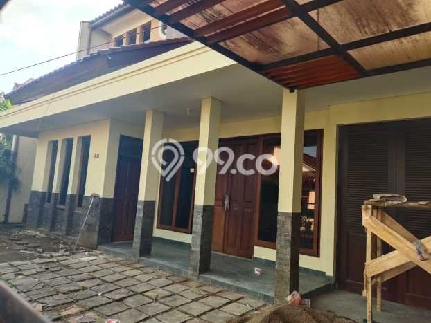 Rumah Lingkungan Nyaman kawasan Pasteur, Bandung, Luas 286m² LB 300m² Rumah Lingkungan Nyaman kawasan Pasteur, Bandung, Luas 286m² LB 300m²