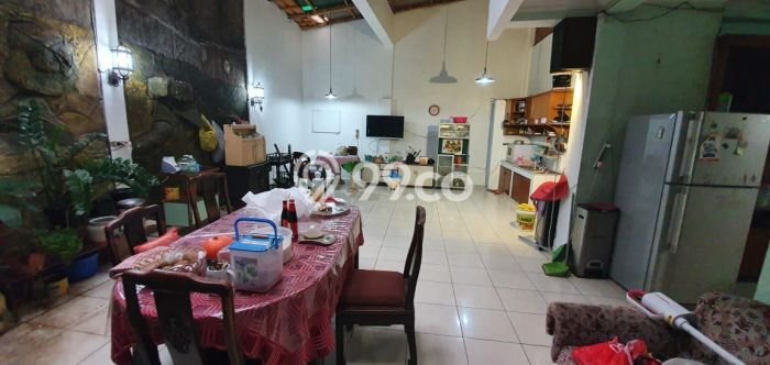 Rumah Modern di Sayap Dago, Bandung, LT 296m² Bangunan 500m² Rumah Modern di Sayap Dago, Bandung, LT 296m² Bangunan 500m²