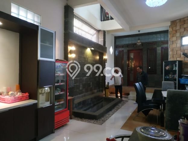 Rumah 4 Kamar Lokasi Nyaman di Antapani, Bandung Rumah 4 Kamar Lokasi Nyaman di Antapani, Bandung