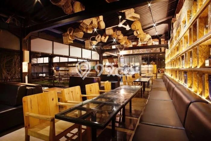 Hunian Mewah LB 600m2 Siap Huni Desain Elegan di Diponegoro, Bandung Hunian Mewah LB 600m2 Siap Huni Desain Elegan di Diponegoro, Bandung