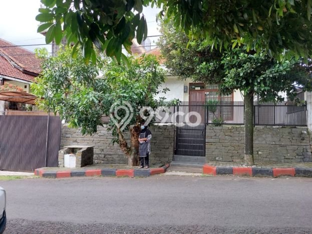 Rumah PREMIUM di Sayap Dago, Bandung, LT 200m² Bangunan 230m² HARGA TERBAIK! Rumah PREMIUM di Sayap Dago, Bandung, LT 200m² Bangunan 230m² HARGA TERBAIK!