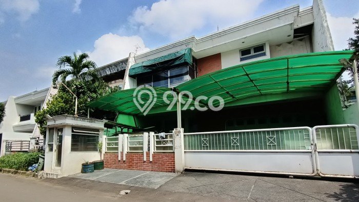 GOOD DEAL! Rumah Premium di Intercon, Luas 312m² LB 300m² GOOD DEAL! Rumah Premium di Intercon, Luas 312m² LB 300m²