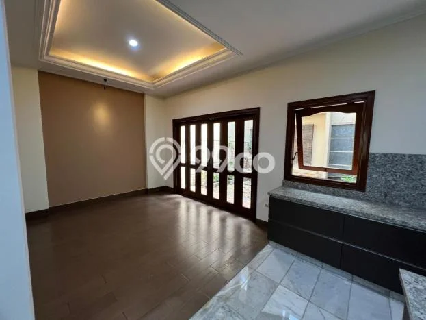 Disewakan! Rumah 4 Kamar Tidur &
3 Kamar Mandi di Permata Buana, Jakarta Barat Disewakan! Rumah 4 Kamar Tidur &
3 Kamar Mandi di Permata Buana, Jakarta Barat