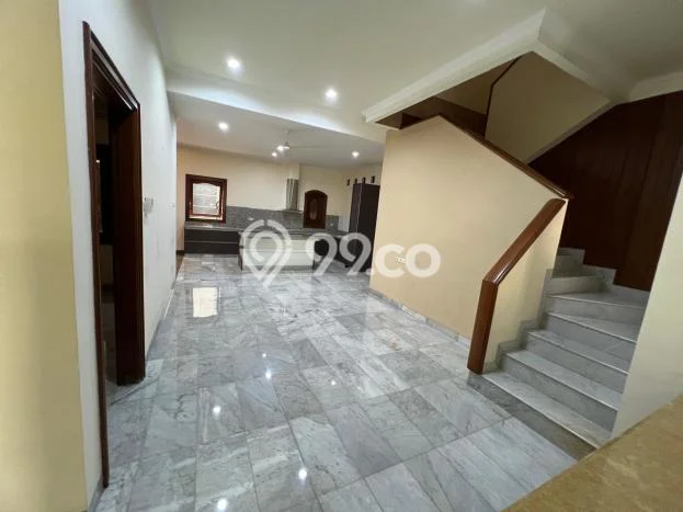 Disewakan! Rumah 4 Kamar Tidur &
3 Kamar Mandi di Permata Buana, Jakarta Barat Disewakan! Rumah 4 Kamar Tidur &
3 Kamar Mandi di Permata Buana, Jakarta Barat
