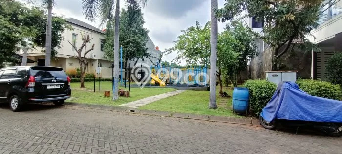 Jual Rumah Mewah Megah Dengan View Eksklusif di Srengseng, Jakarta Barat Jual Rumah Mewah Megah Dengan View Eksklusif di Srengseng, Jakarta Barat