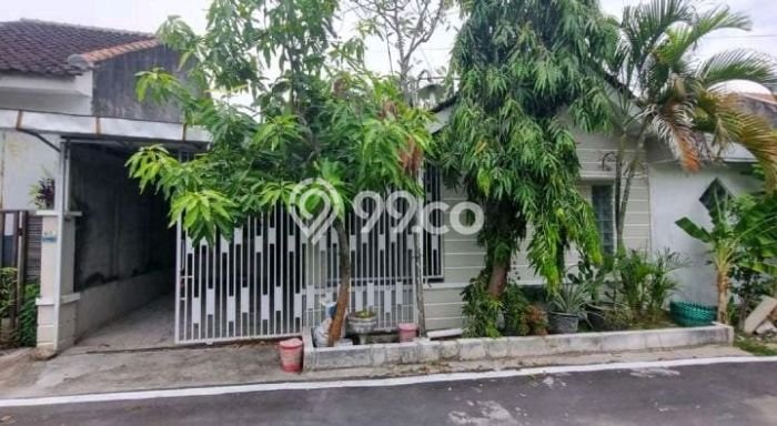Rumah Sederhana Dijual di Jaten 2 Kamar dengan Luas Tanah 94m2 Rumah Sederhana Dijual di Jaten 2 Kamar dengan Luas Tanah 94m2