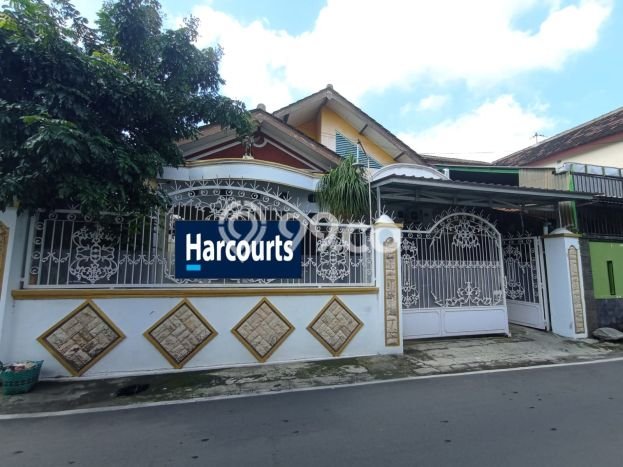 Dijual Hunian Mewah dengan Fasilitas Sekitar Lengkap di Gentan, Solo Dijual Hunian Mewah dengan Fasilitas Sekitar Lengkap di Gentan, Solo