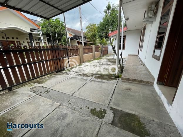 Rumah Modern Cantik 5 KT Siap Huni di Laweyan Rumah Modern Cantik 5 KT Siap Huni di Laweyan