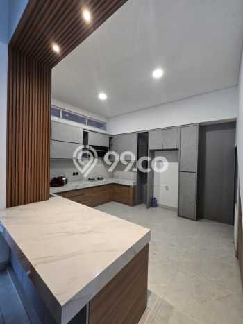 Rumah di Solo Baru, Solo, Luas 352m² LB 400m² Rumah di Solo Baru, Solo, Luas 352m² LB 400m²