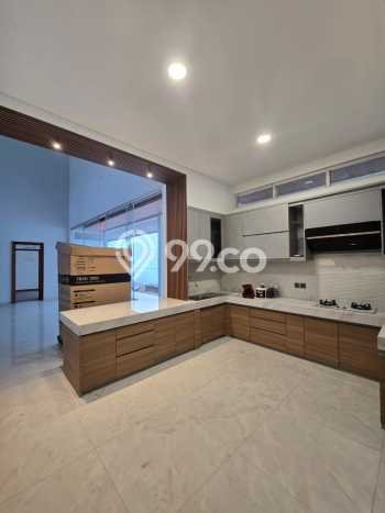 Rumah di Solo Baru, Solo, Luas 352m² LB 400m² Rumah di Solo Baru, Solo, Luas 352m² LB 400m²