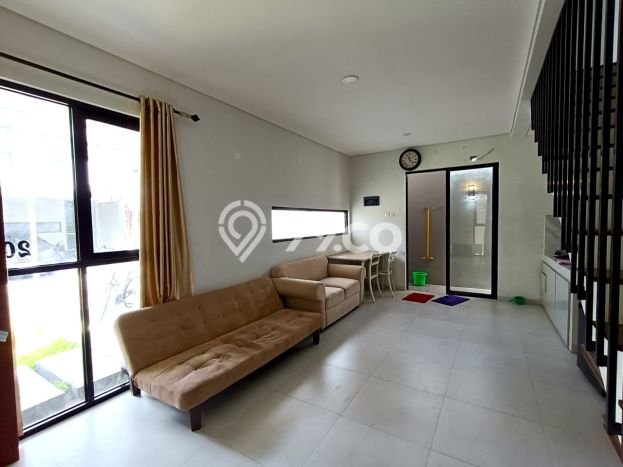 Dijual Cepat Rumah Bagus Siap Huni LB 115m2 di Colomadu, Solo Dijual Cepat Rumah Bagus Siap Huni LB 115m2 di Colomadu, Solo