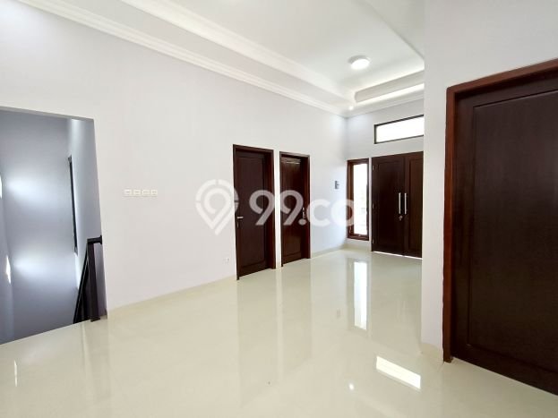 KESEMPATAN EMAS! Rumah area Gentan, Solo, LT 100m2m² LB 160m2m² KESEMPATAN EMAS! Rumah area Gentan, Solo, LT 100m2m² LB 160m2m²