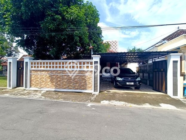 Rumah Modern Cantik 4 KT Bisa Langsung Pindah di Colomadu Rumah Modern Cantik 4 KT Bisa Langsung Pindah di Colomadu