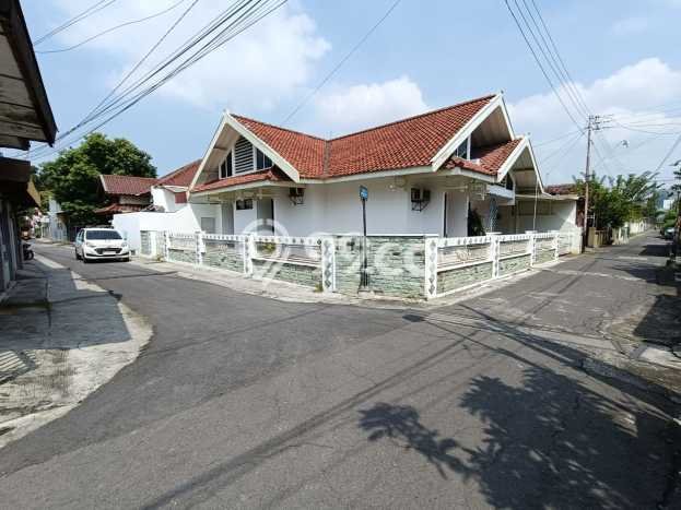 For Sale! Premium House LT 338m2 Desain Modern di Penumping For Sale! Premium House LT 338m2 Desain Modern di Penumping