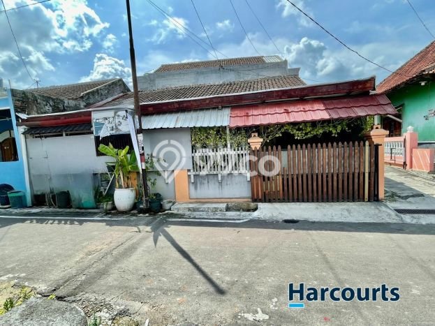 Dijual Rumah Strategis Bagus Punya 3 KT di Gentan Solo SHM Dijual Rumah Strategis Bagus Punya 3 KT di Gentan Solo SHM