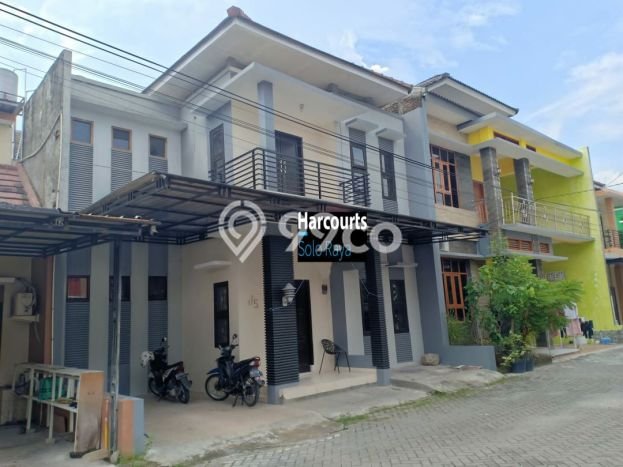 Dijual Rumah Strategis Bagus Punya 3 KT di Gentan Solo SHM Dijual Rumah Strategis Bagus Punya 3 KT di Gentan Solo SHM