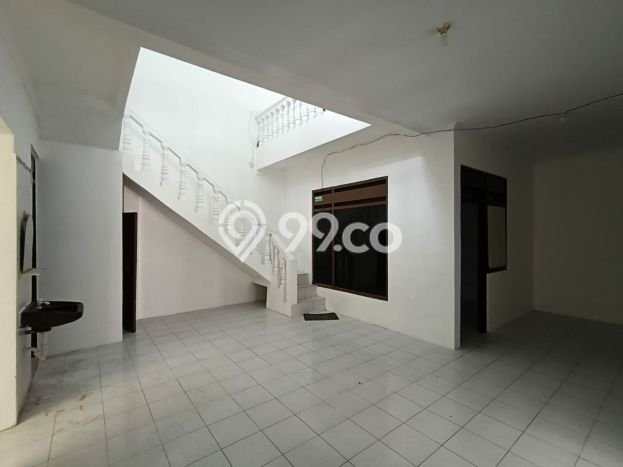 Lokasi terbaik! Rumah siap pakai dikontrakkan di Colomadu LB 200m2 Lokasi terbaik! Rumah siap pakai dikontrakkan di Colomadu LB 200m2