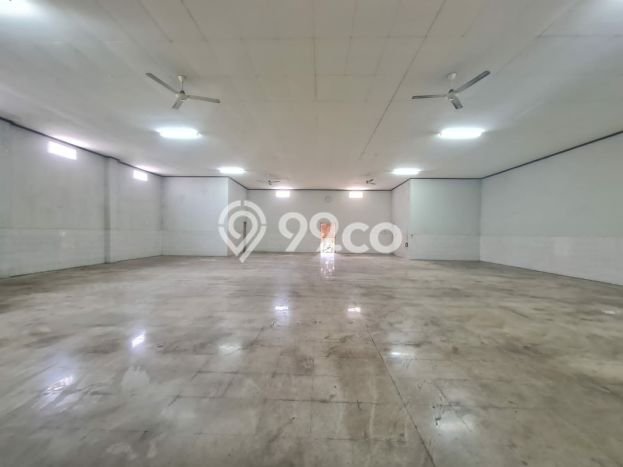 Unit Komersial Dijual di Karanganyar Karanganyar Luas Tanah 1000m2, Luas Bangunan 600m2 Unit Komersial Dijual di Karanganyar Karanganyar Luas Tanah 1000m2, Luas Bangunan 600m2