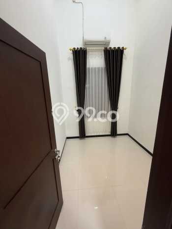 Rumah di Gentan, 2 KM, Lingkungan Potensial Rumah di Gentan, 2 KM, Lingkungan Potensial
