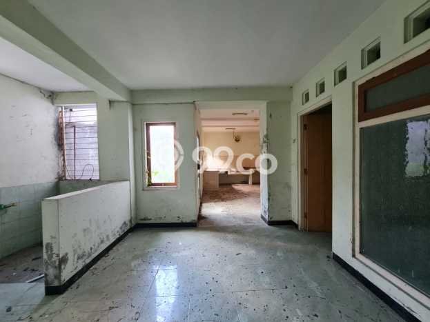 Ruko Bagus LT 195m2 LB 320m2 Dijual di Banjarsari Solo Ruko Bagus LT 195m2 LB 320m2 Dijual di Banjarsari Solo