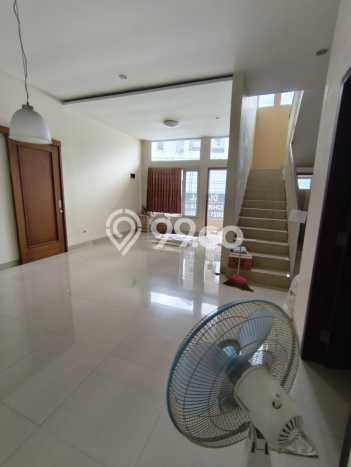 Siap Huni Rumah Mewah 4 Kamar di Pasar Kliwon Dekat ke Mana Pun Siap Huni Rumah Mewah 4 Kamar di Pasar Kliwon Dekat ke Mana Pun