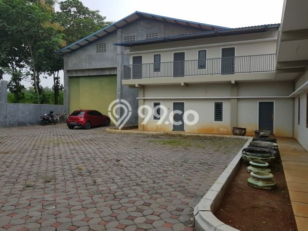 Area Ramai! Gudang Dijual di Mojogedang untuk Bisnis Luas Bangunan 1750m2 Area Ramai! Gudang Dijual di Mojogedang untuk Bisnis Luas Bangunan 1750m2