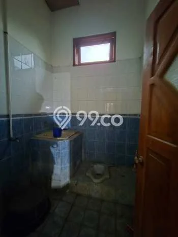 Jual Rumah Bagus Siap Huni LB 400m2 di Laweyan, Surakarta Jual Rumah Bagus Siap Huni LB 400m2 di Laweyan, Surakarta