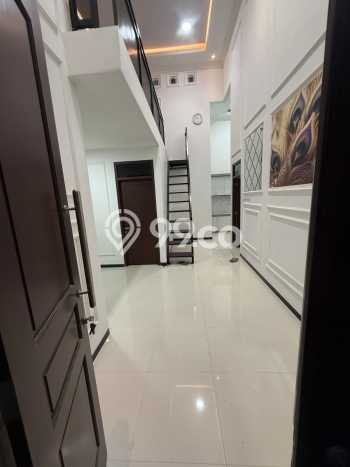 Rumah di Gentan, 2 KM, Lingkungan Potensial Rumah di Gentan, 2 KM, Lingkungan Potensial