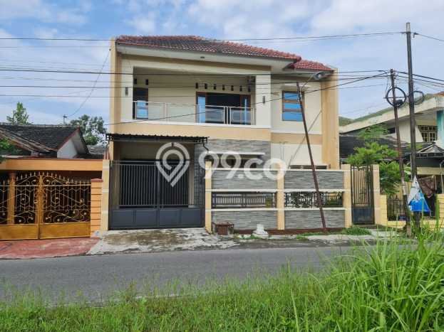 Rumah Luas Asri 5 KT Siap Huni di Solo Baru Surakarta Rumah Luas Asri 5 KT Siap Huni di Solo Baru Surakarta