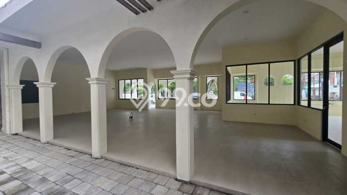 Disewakan Komersial di Serengan Solo LT 426m2, LB 300m2 Disewakan Komersial di Serengan Solo LT 426m2, LB 300m2