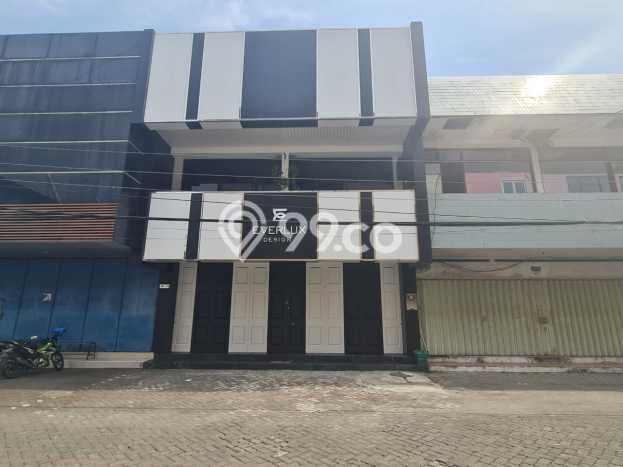 Ruko Dijual di Prime Area Surakarta Luas 200m2 Ruko Dijual di Prime Area Surakarta Luas 200m2