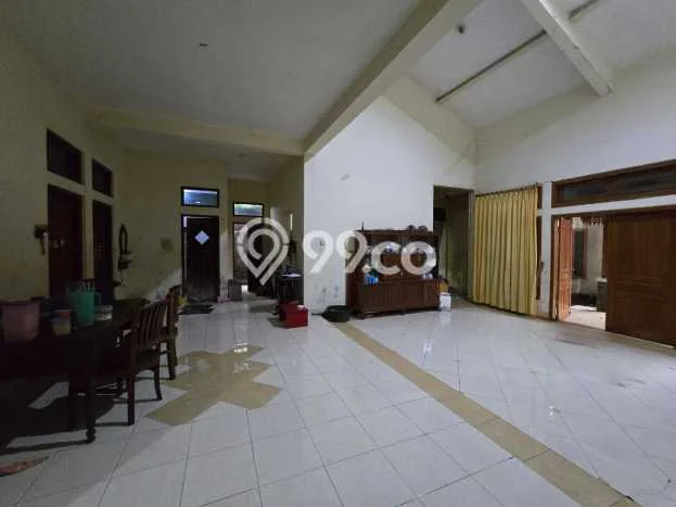 Jual Rumah Bagus Siap Huni LB 400m2 di Laweyan, Surakarta Jual Rumah Bagus Siap Huni LB 400m2 di Laweyan, Surakarta