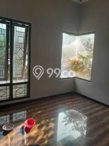 Jual Rumah Strategis Bagus Punya 4 KT di Gentan Solo SHM Jual Rumah Strategis Bagus Punya 4 KT di Gentan Solo SHM