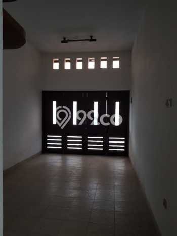 Lokasi terbaik! Rumah siap huni disewakan di Colomadu LB 200m2 Lokasi terbaik! Rumah siap huni disewakan di Colomadu LB 200m2