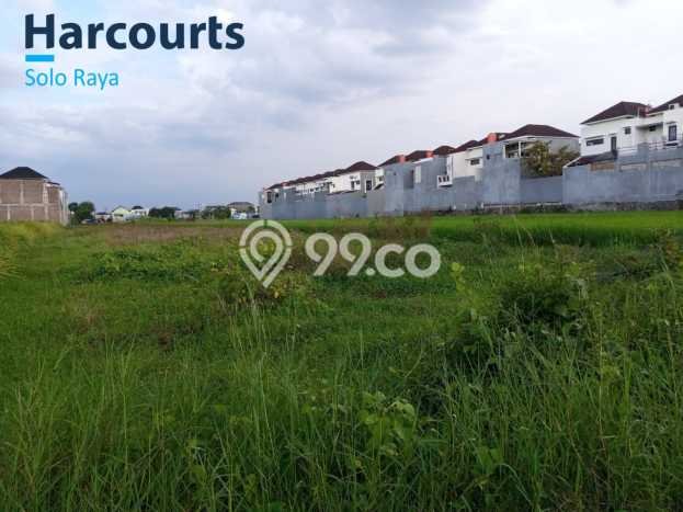 Tanah Dijual Lokasi Gentan, Solo dengan Luas Tanah 2213m2 dan Status - Tanah Dijual Lokasi Gentan, Solo dengan Luas Tanah 2213m2 dan Status -