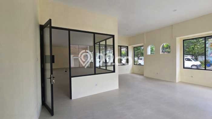 Disewakan Komersial di Serengan Solo LT 426m2, LB 300m2 Disewakan Komersial di Serengan Solo LT 426m2, LB 300m2