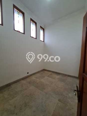 Disewakan Rumah Konsep Modern di Laweyan Solo dengan 5 KT Disewakan Rumah Konsep Modern di Laweyan Solo dengan 5 KT
