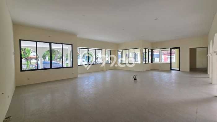 Disewakan Komersial di Serengan Solo LT 426m2, LB 300m2 Disewakan Komersial di Serengan Solo LT 426m2, LB 300m2
